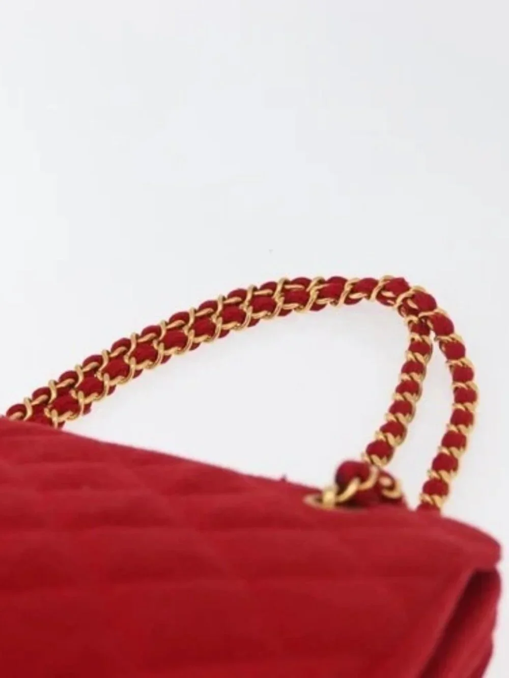 CHANEL brand	chanel color	red